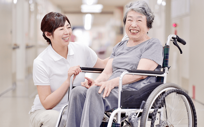 サービスを提供してくれる事業者が決定したら、その事業者からご利用者様の主治医へ訪問看護指示書の発行が依頼されます